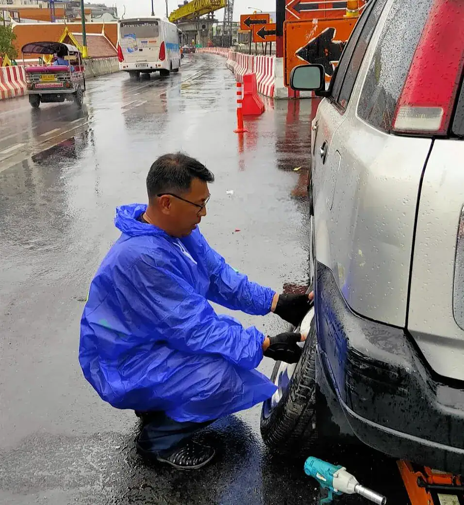 ปะยาง เปลี่ยนยางนอกสถานที่ 24 ชั่วโมง ใกล้คุณ ร้านปะยาง.com