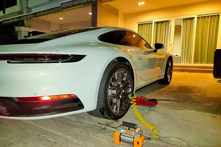 ปะยางนอกสถานที่กลางคืน บริการด่วนถึงที่ ใกล้คุณ ตลอด 24 ชั่วโมง