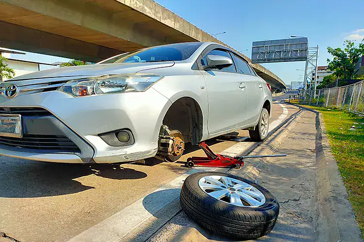 บริการเปลี่ยนยางนอกสถานที่ ถึงไว ปลอดภัย โทรเรียกช่างได้ทันที ใกล้คุณ